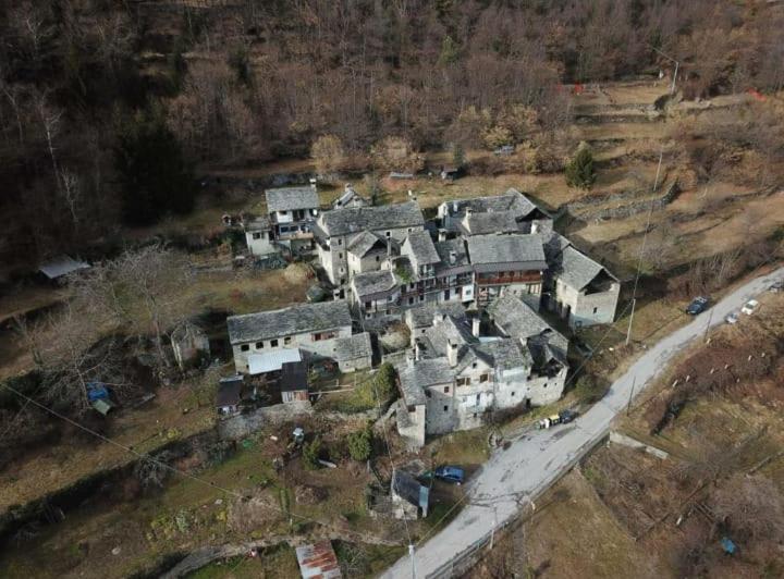 La Baita di Francesca Montecrestese Esterno foto